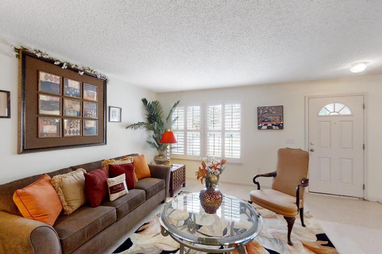 The Home On Tyson Lake Drive Jacksonville Bagian luar foto