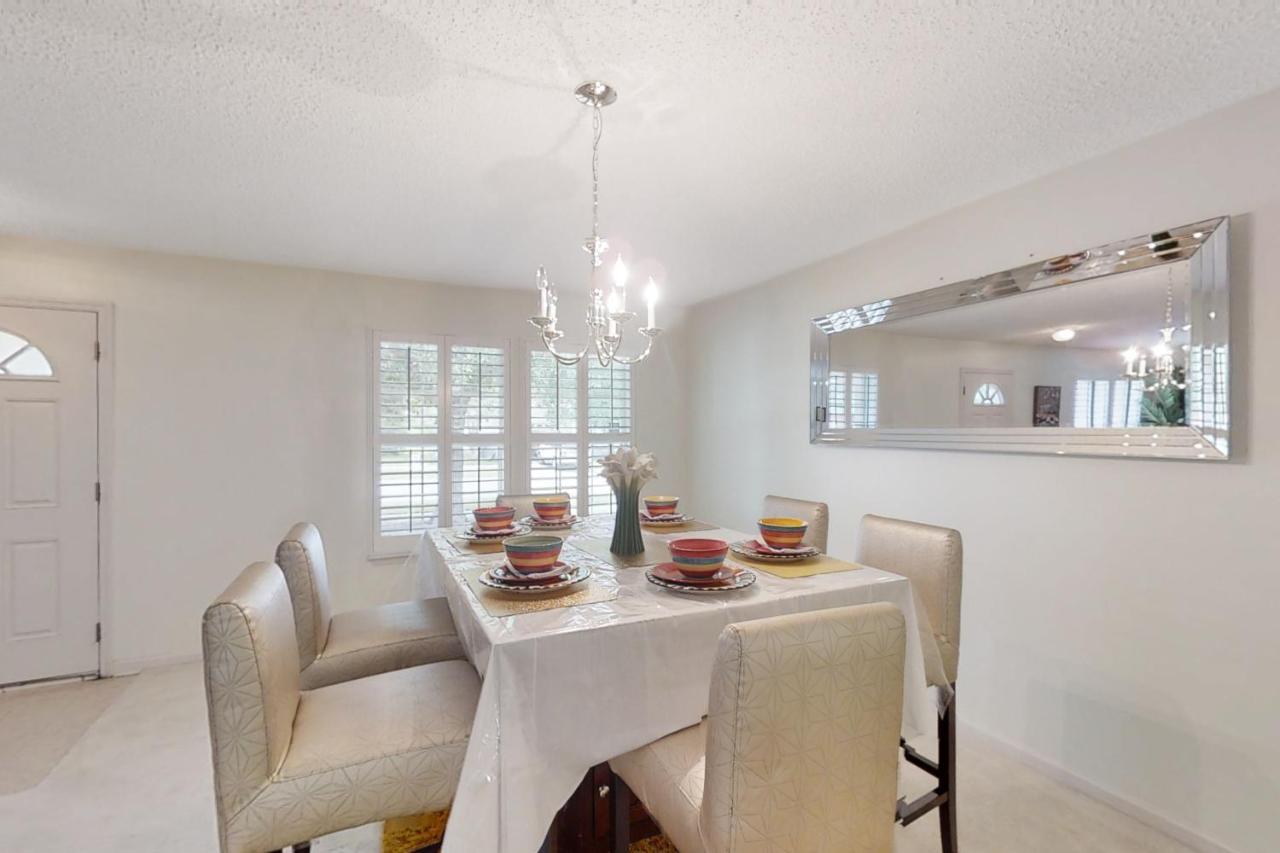 The Home On Tyson Lake Drive Jacksonville Bagian luar foto
