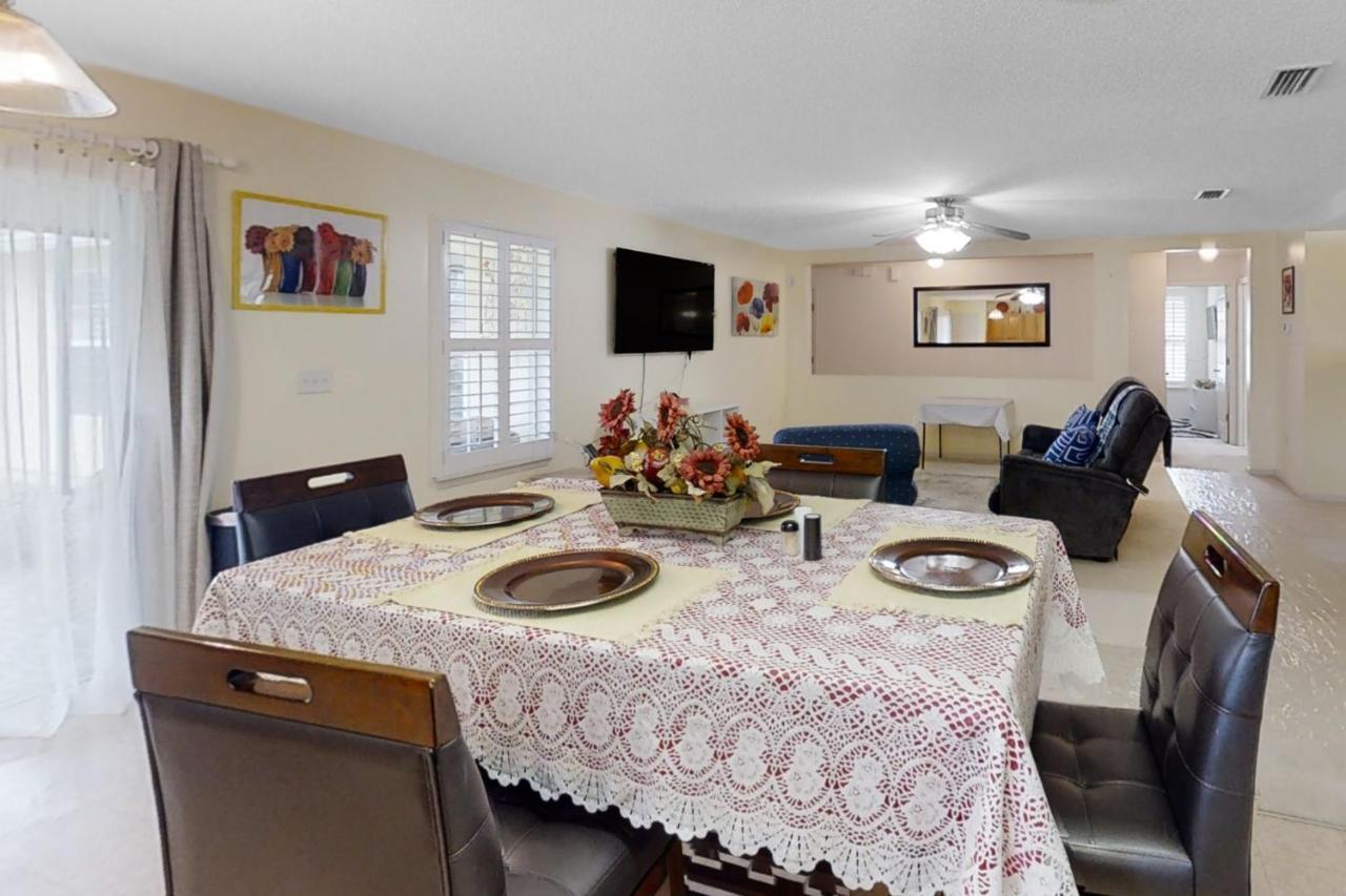 The Home On Tyson Lake Drive Jacksonville Bagian luar foto
