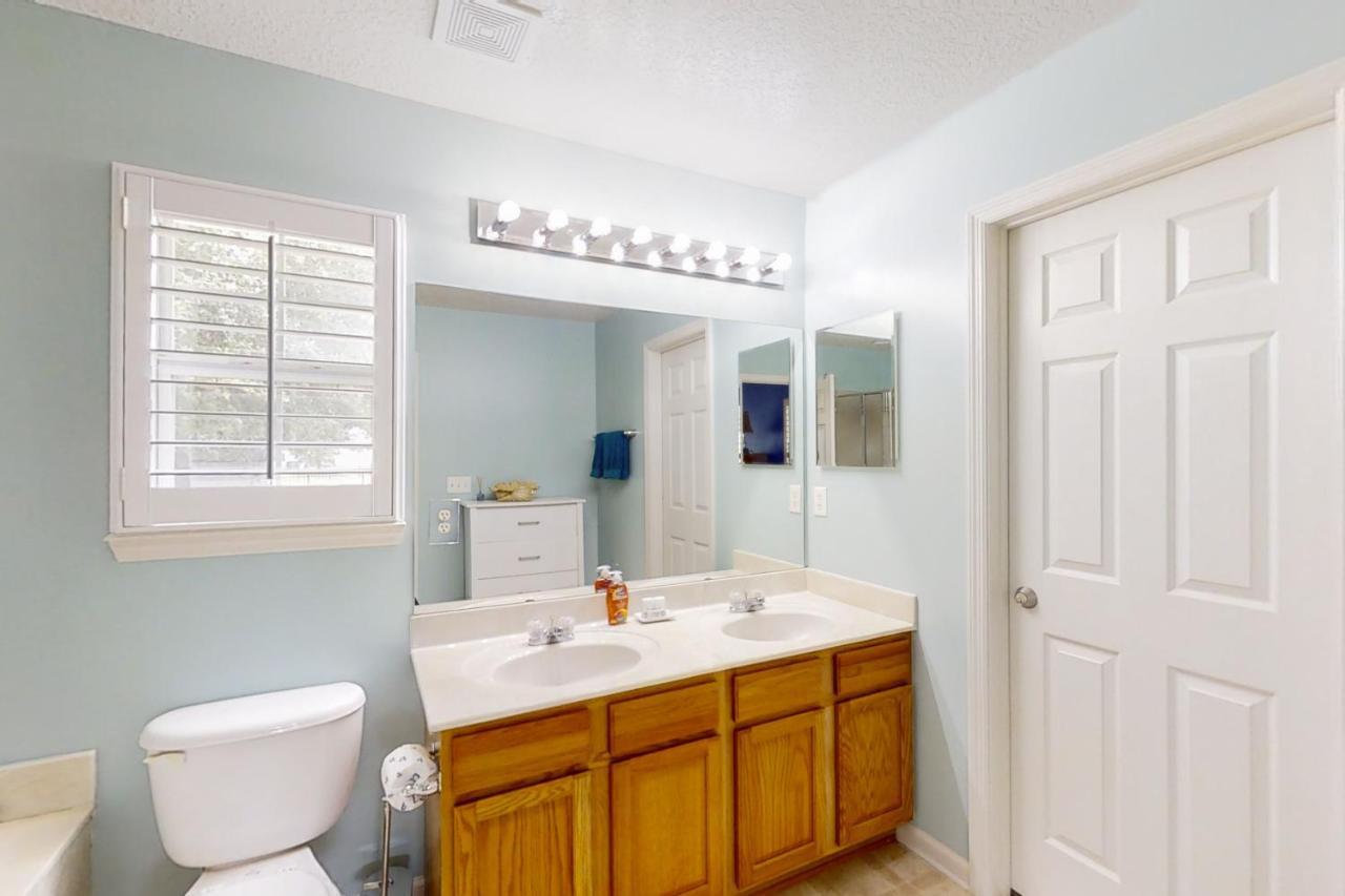 The Home On Tyson Lake Drive Jacksonville Bagian luar foto
