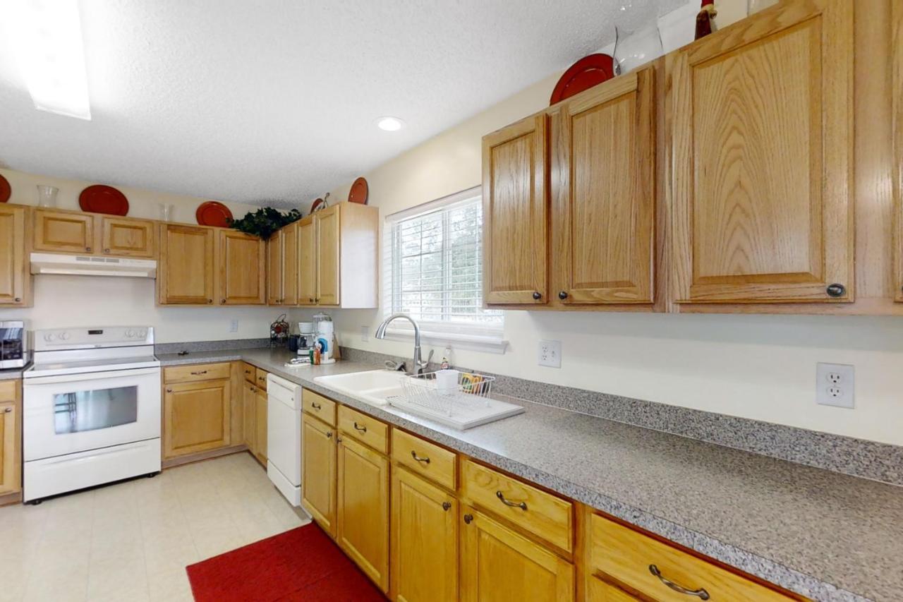 The Home On Tyson Lake Drive Jacksonville Bagian luar foto